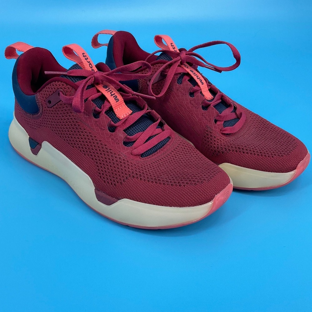While On Earth Move Trainer Women's 6.5 Beet Oat Burgundy Knit Sneakers